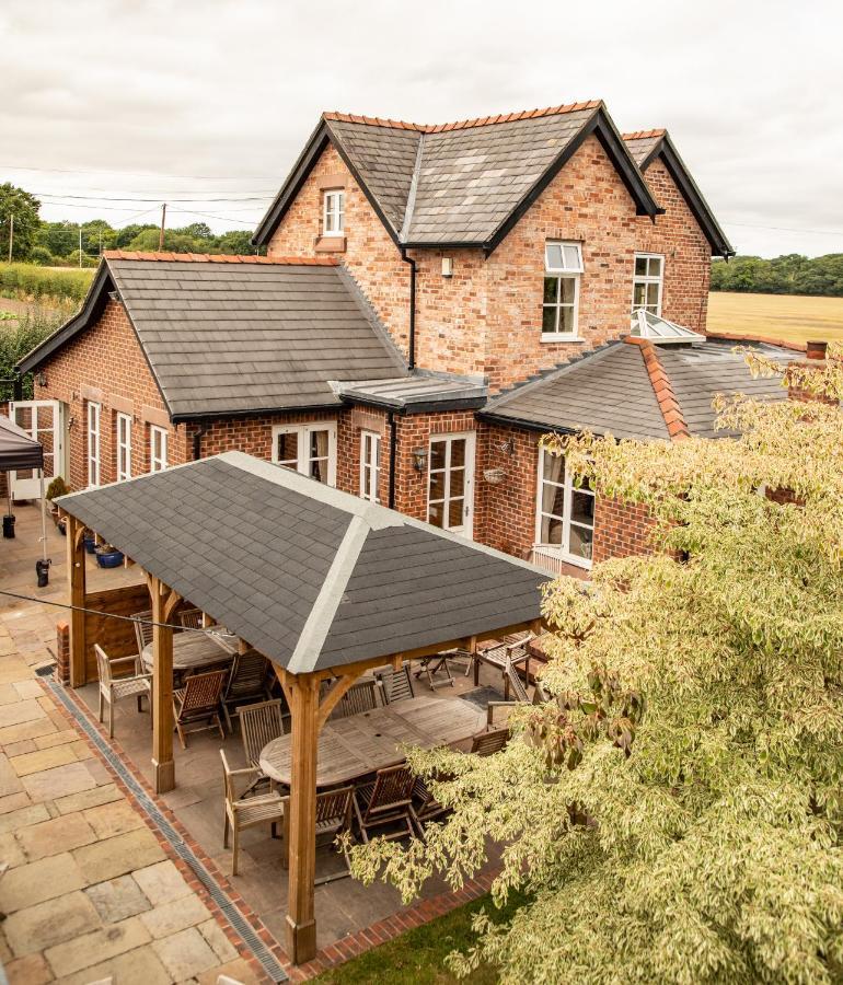 Mere Brook House Wirral Exterior foto