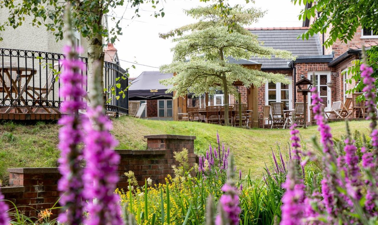 Mere Brook House Wirral Exterior foto